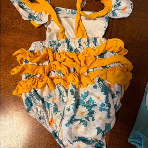 Lot of 3 Colorful Baby Rompers 18/24 months by Marie Nicole - Picture 2 of 4